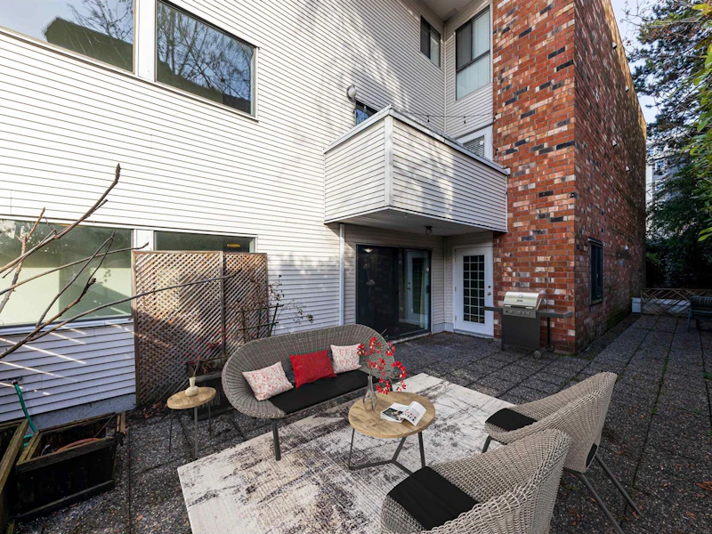 204 - 360 E 2nd Street, North Vancouver BC V7L 4N6
