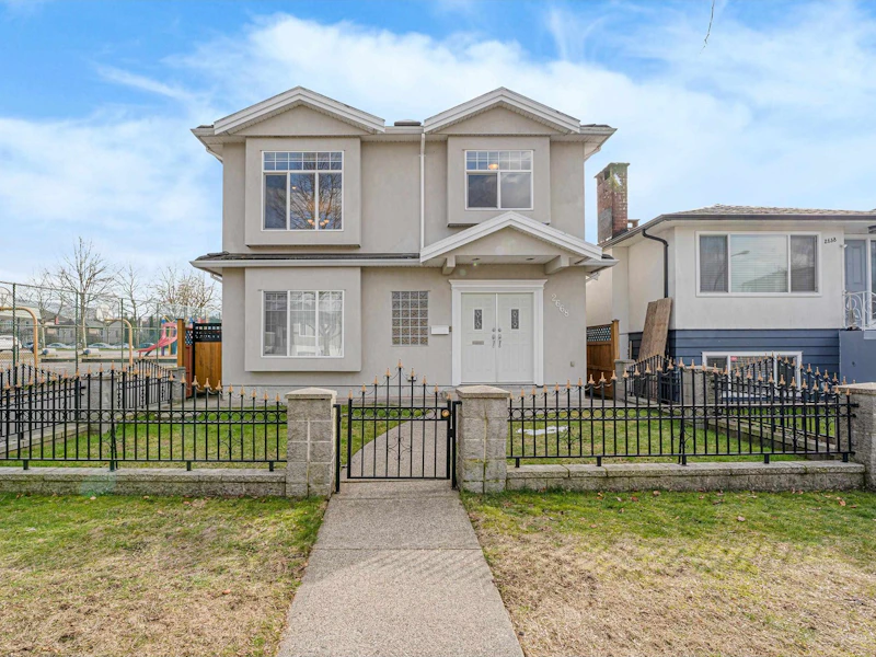2668 Parker Street, Vancouver BC V5K 2T4