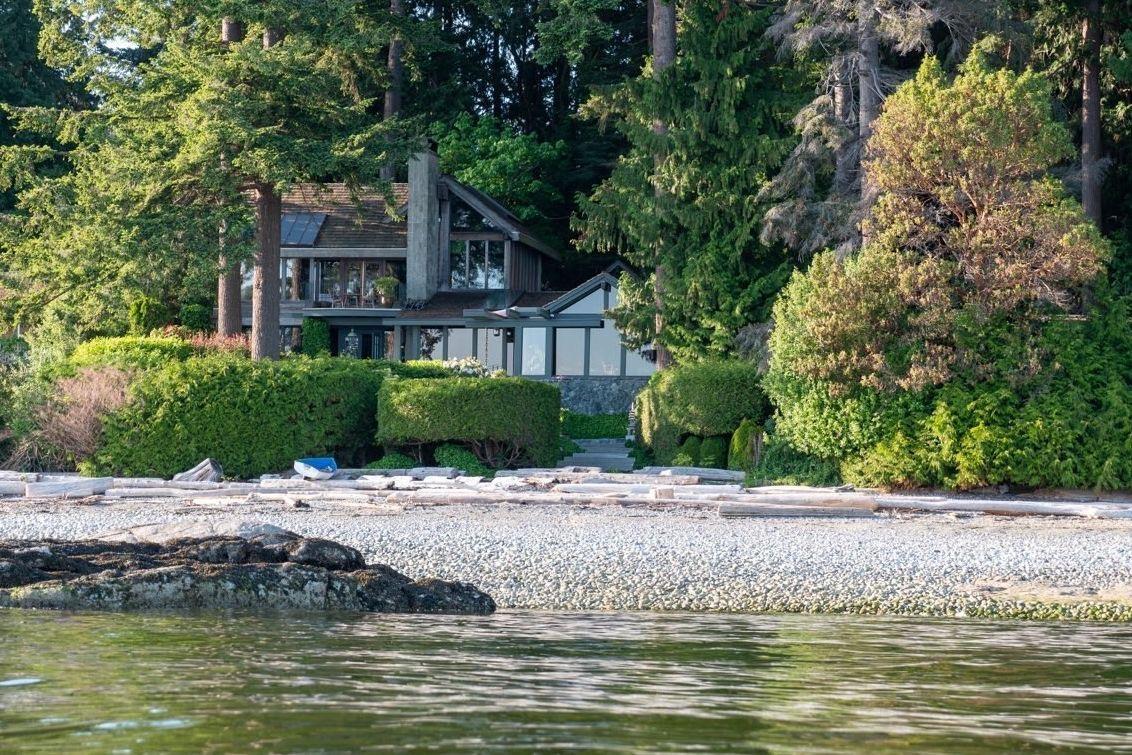 3581 Beach Avenue, Roberts Creek, BC, V0N 2W2