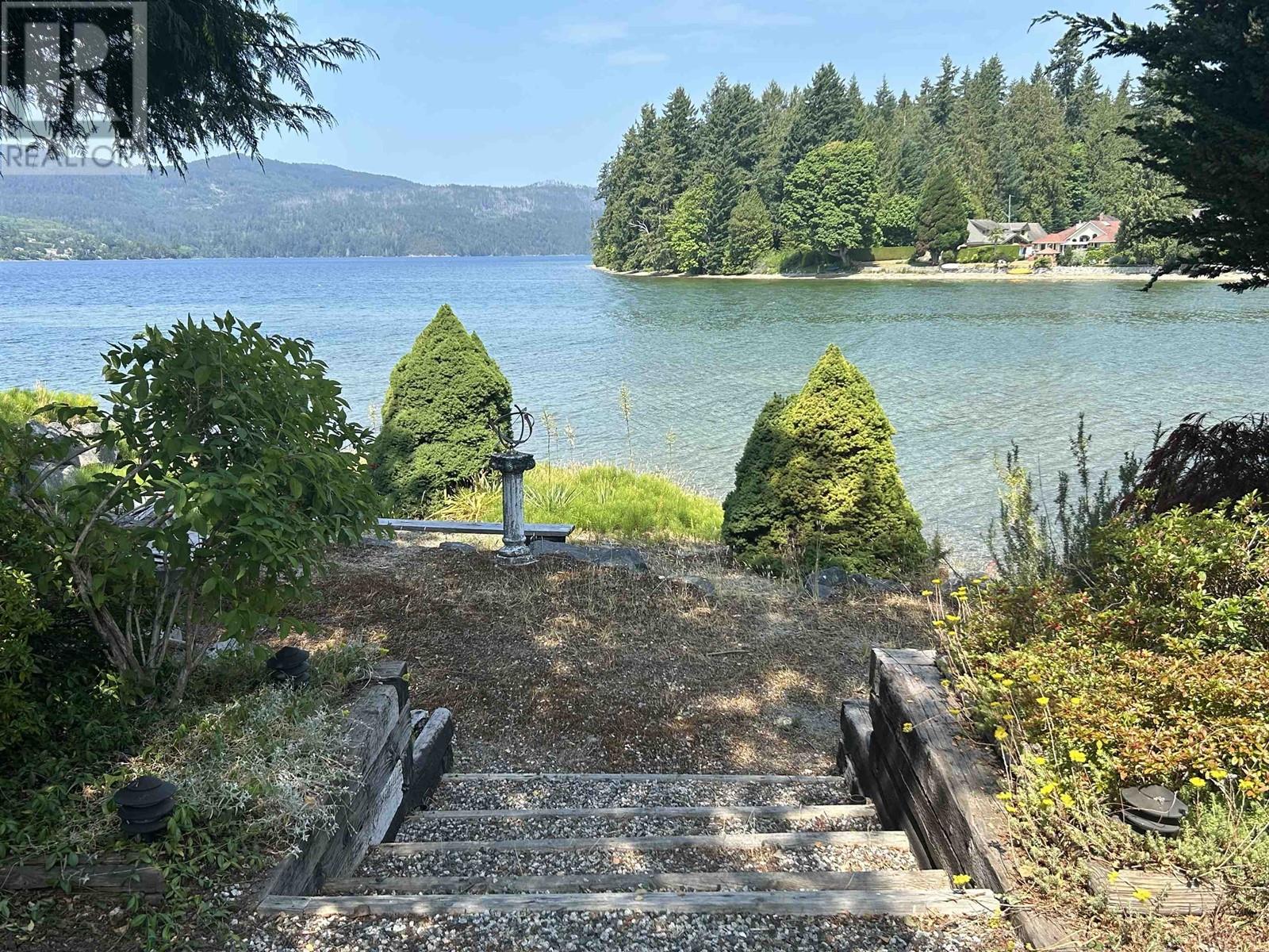 6315 Marmot Road, Sechelt, BC, V7Z 0L2
