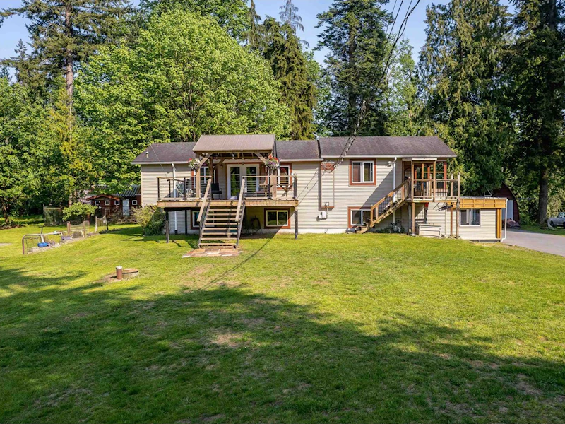 9404 Spilsbury Street, Maple Ridge BC V2W 1K8