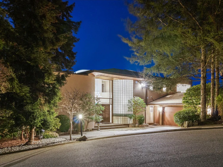 4898 Vista Place, West Vancouver, BC, V7W 3E7