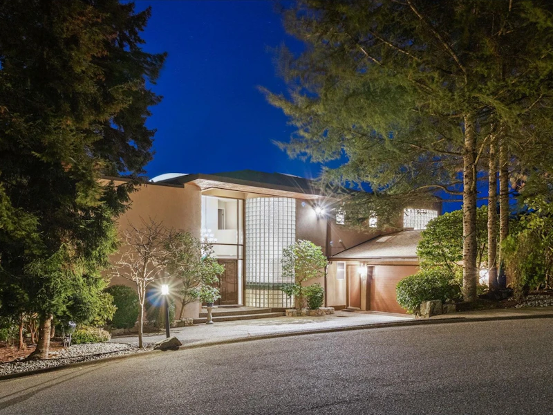 4898 Vista Place, West Vancouver BC V7W 3E7