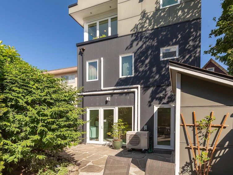 2246 West 8th Avenue, Vancouver, BC, V6K 2A7