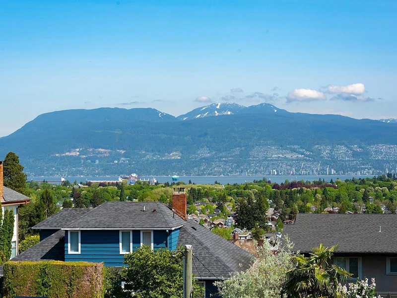 2755 W 30th Avenue, Vancouver BC V6L 1Y8