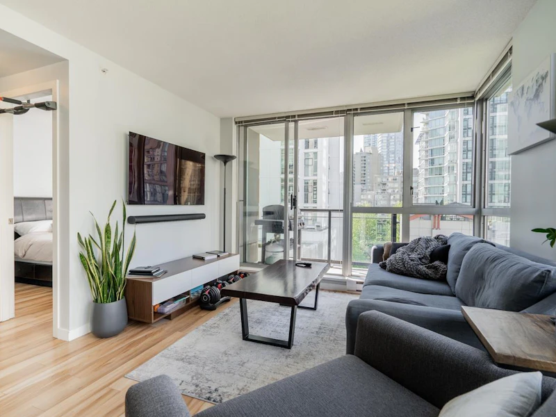 801 - 1295 Richards Street, Vancouver BC V6B 1B7