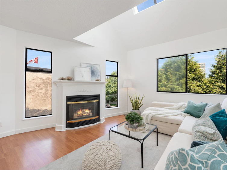 304-2001 Balsam Street, Vancouver, BC, V6K 4L6