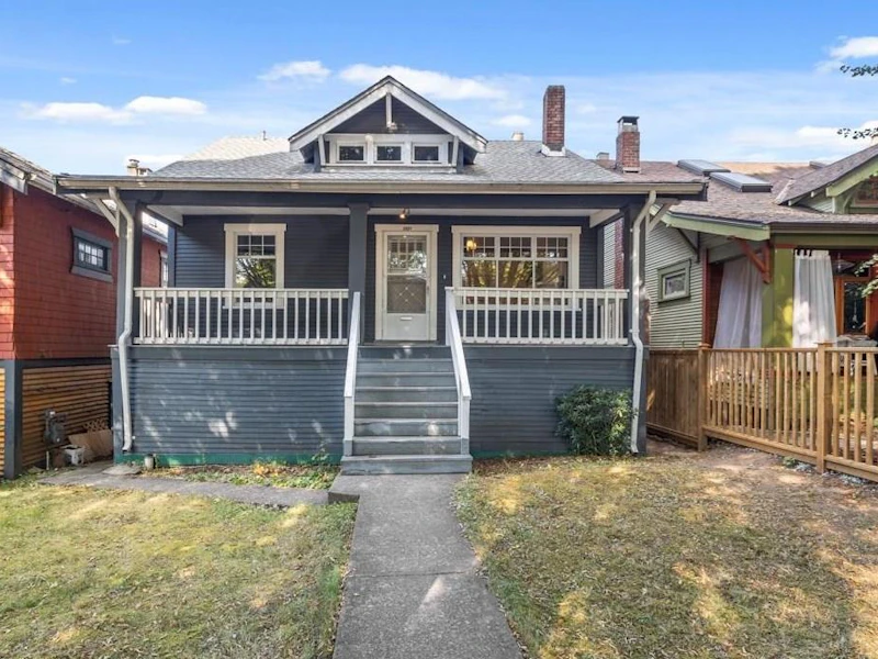 2331 Graveley Street, Vancouver BC V5L 3C3