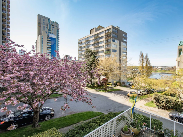 204-1406 Harwood Street, Vancouver, BC, V6G 1X5