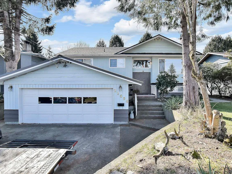 21694 Howison Avenue, Maple Ridge BC V2X 2W6