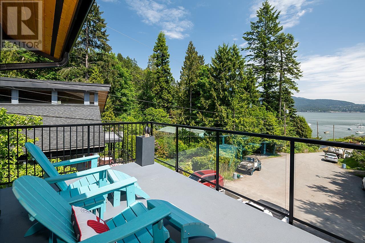 1156 Senator Road, Bowen Island, BC, V0N 1G1