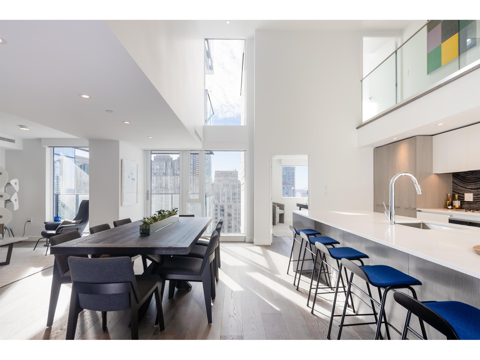 2208-1111 Richards Street, Vancouver, BC, V6B 0S3