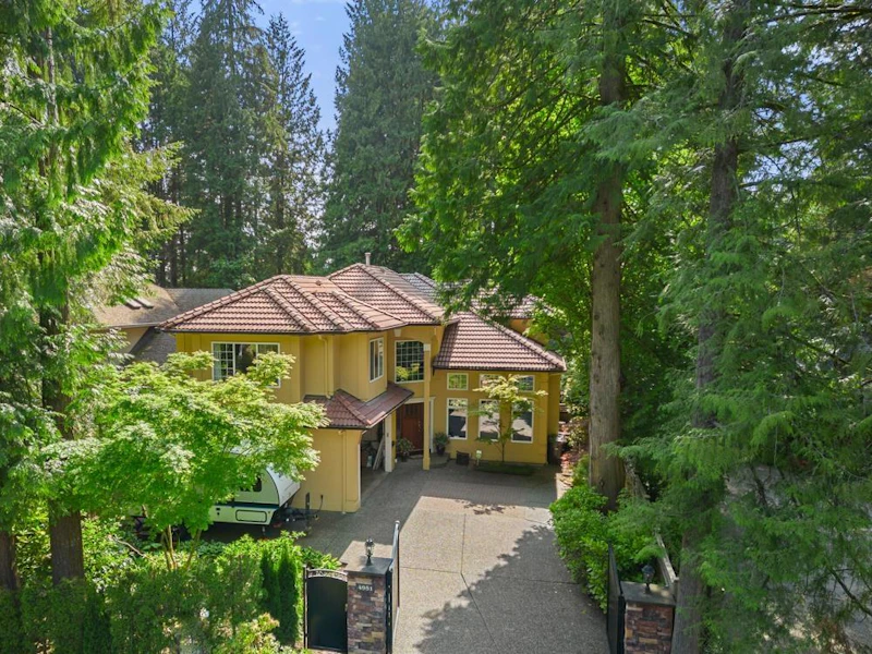 4951 Capilano Road, North Vancouver BC V7R 4K4