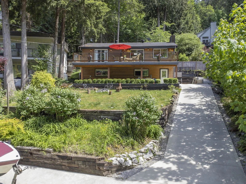7044 Porpoise Drive, Sechelt BC