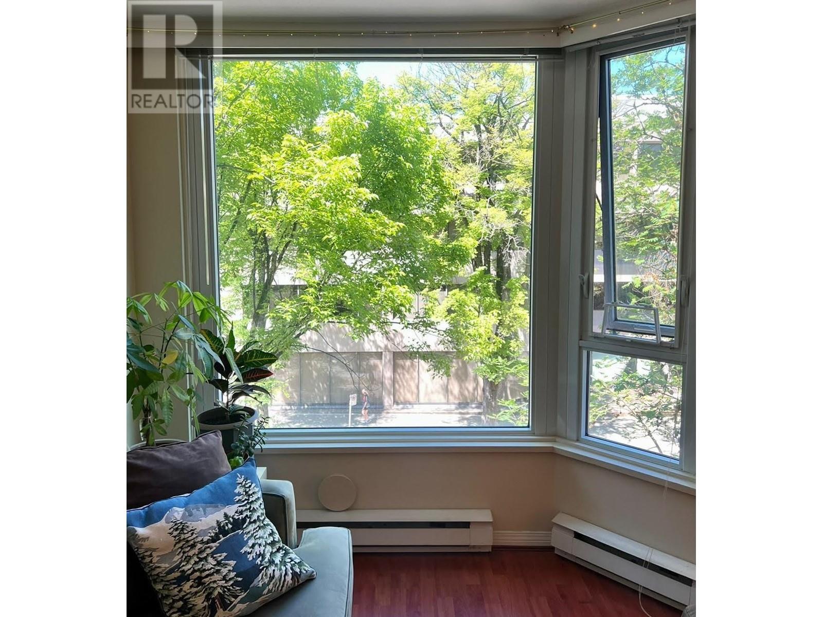 302-500 West 10th Avenue, Vancouver, BC, V5Z 4P1