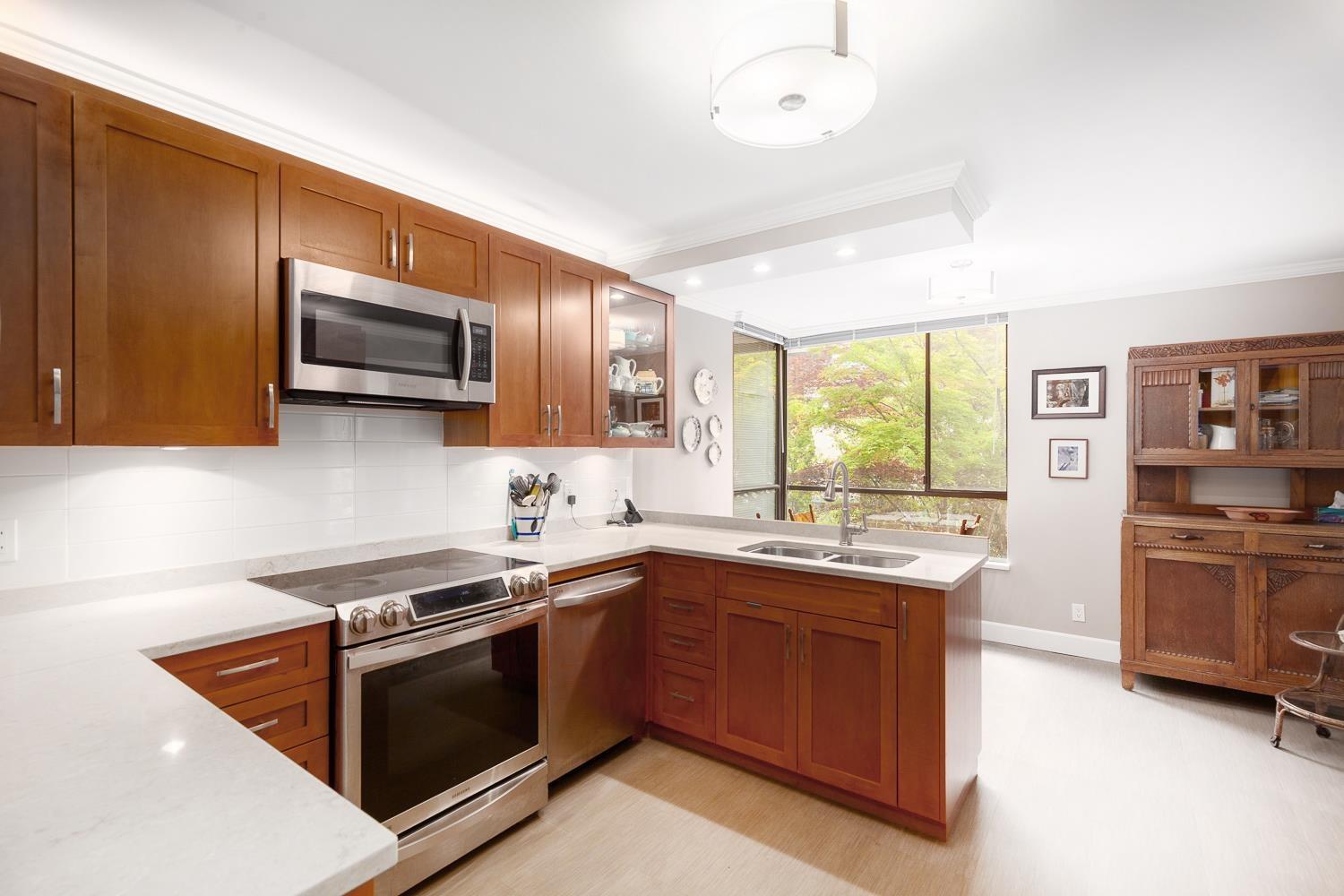 202-2140 Briar Avenue, Vancouver, BC, V6L 3E3