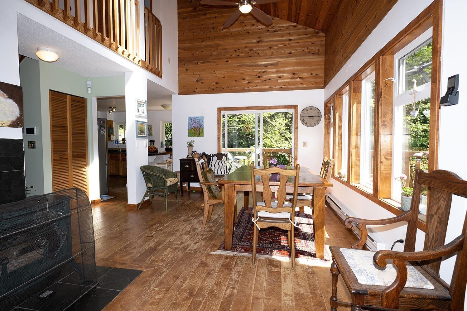 2821 Lower Road, Roberts Creek, BC, V0N 2W4