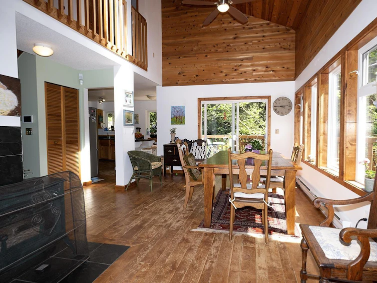 2821 Lower Road, Roberts Creek, BC, V0N 2W4