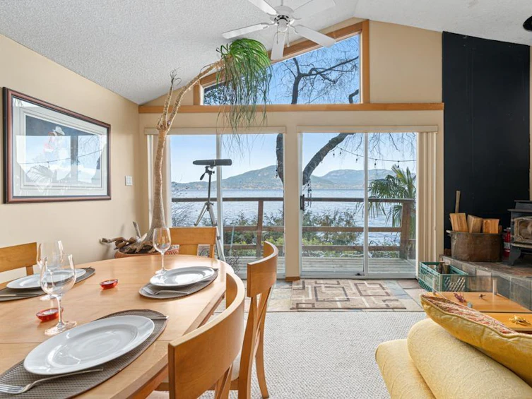 47 Brunswick Beach Road, West Vancouver, BC, V0N 2E0
