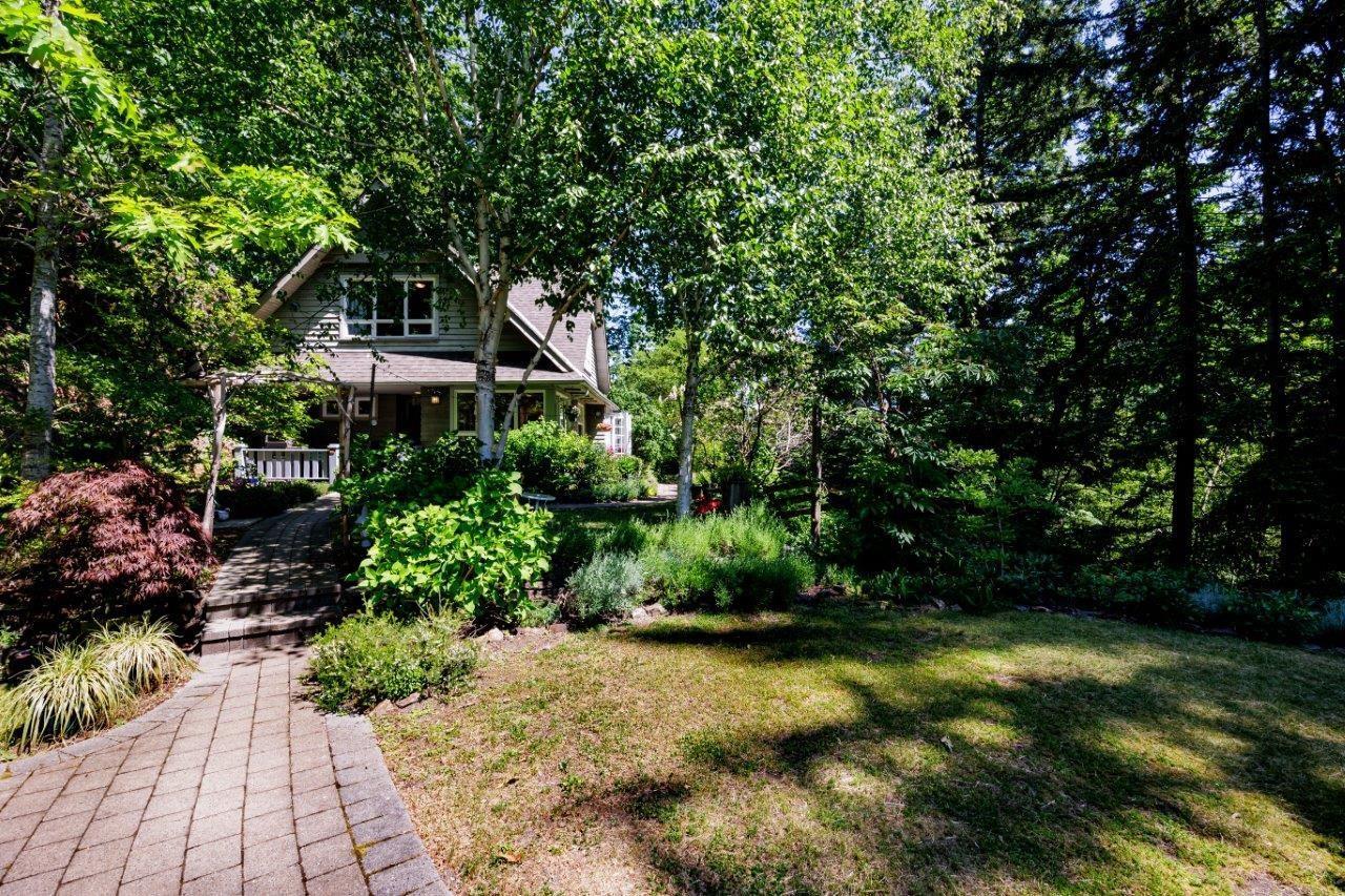 576 Cates Hill Road, Bowen Island, BC, V0N 1G2