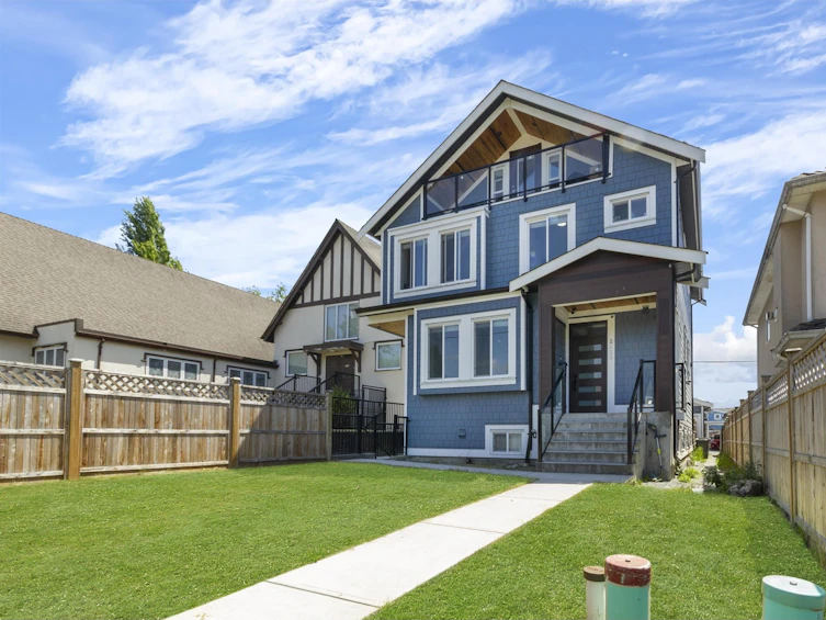 1-2430 East 41st Avenue, Vancouver, BC, V5R 2W4