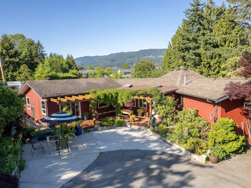 5700 Surf Circle, Sechelt BC