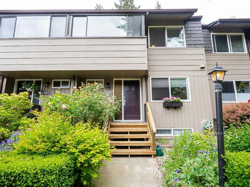 2347 Mountain Highway, North Vancouver BC V7J 2N2