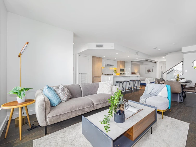 TH-8-3200 Corvette Way, Richmond, BC, V6X 0T8
