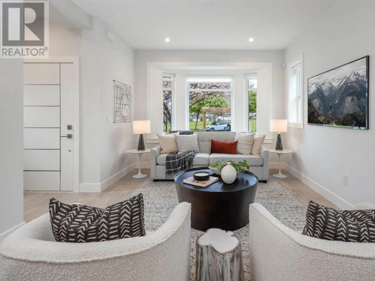 2310 Brock Street, Vancouver, BC, V5N 2Z7