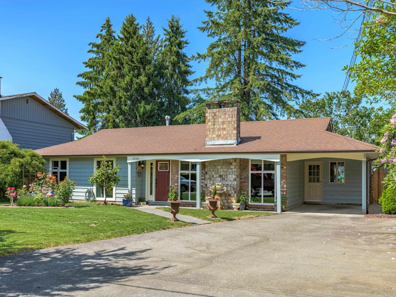 19361 119b Avenue, Pitt Meadows BC V3Y 1J9