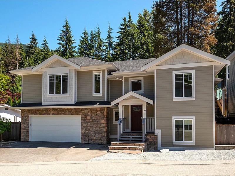 14 - 3295 Sunnyside Road, Port Moody BC V3H 4Z4