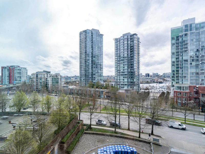 805 - 1009 Expo Boulevard, Vancouver BC V6Z 2V9
