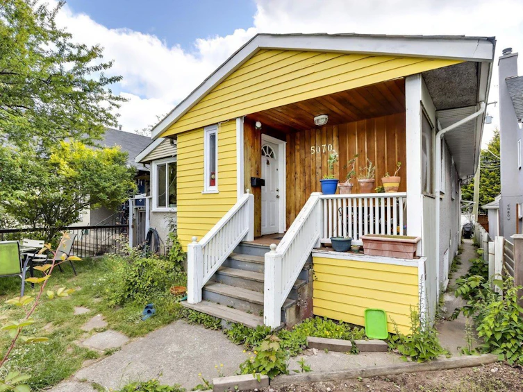5070 Fraser Street, Vancouver, BC, V5W 2Y8