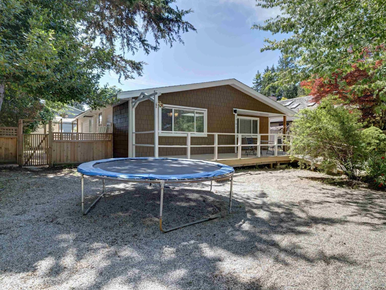 5707 Medusa Street, Sechelt, BC, V0N 3A0