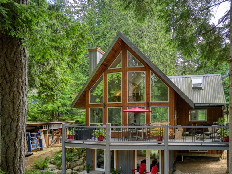 492 Shawanabe Road, Gambier Island, BC, V0N 1V0
