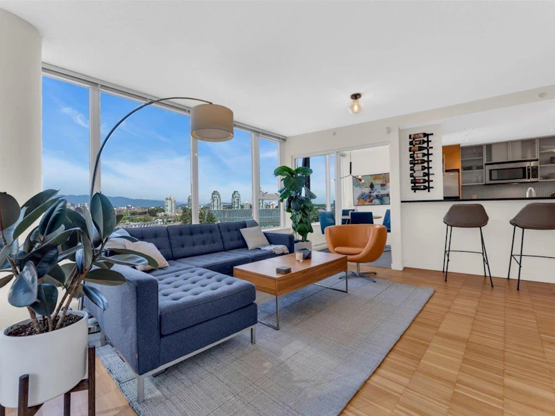 1108 - 33 Smithe Street, Vancouver BC V6B 0B5