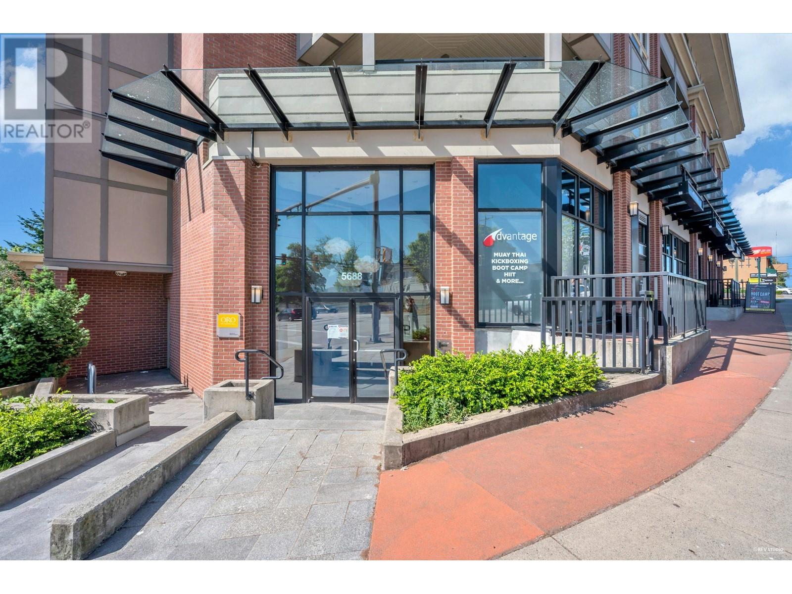 202-5688 Hastings Street, Burnaby, BC, V5B 1R4