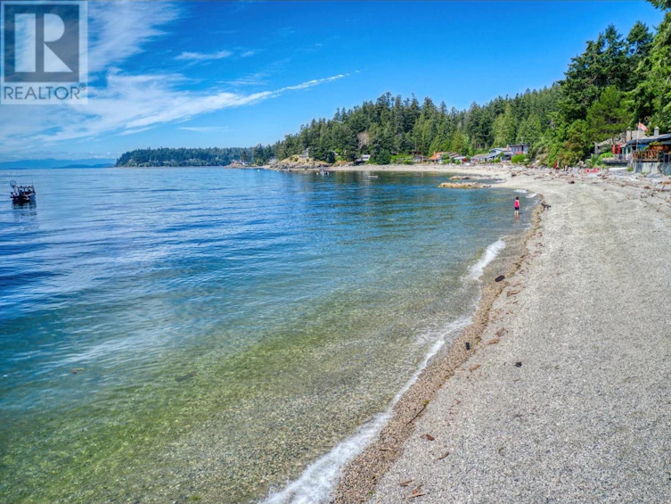 6823 Sunshine Coast Highway, Sechelt, BC, V7Z 0N1