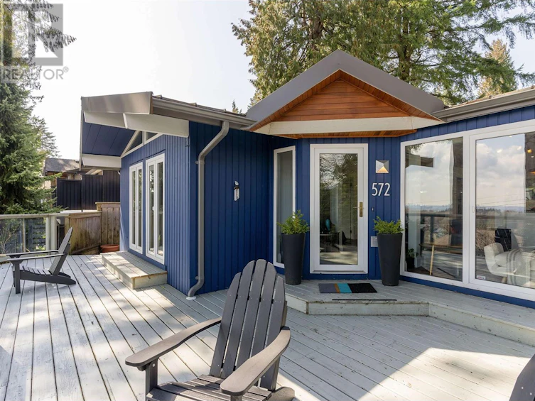572 Tempe Crescent, North Vancouver, BC, V7N 1E8