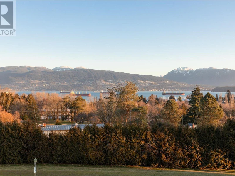 4018 W 8th Avenue, Vancouver BC V6R 1Z5