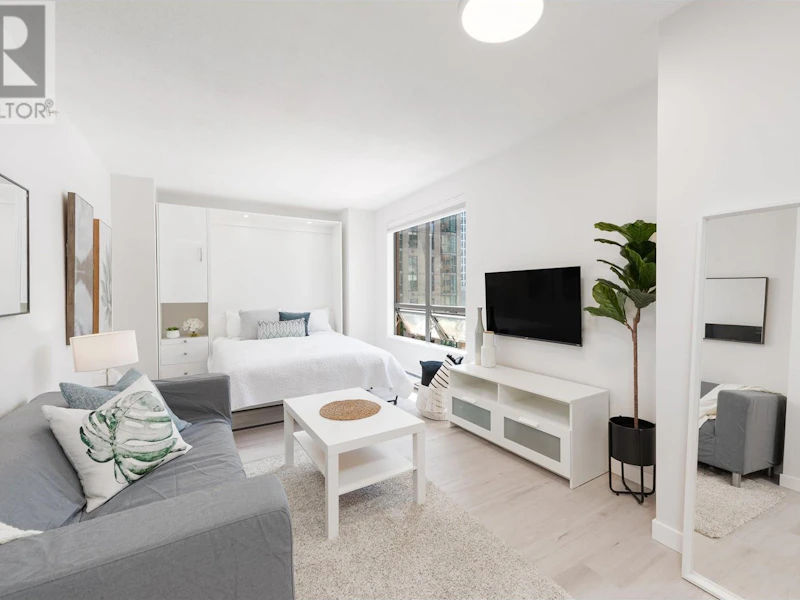 708 - 1189 Howe Street, Vancouver BC V6Z 2X4