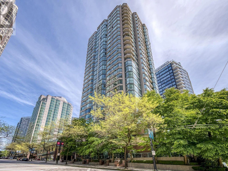 702 - 888 Hamilton Street, Vancouver BC V6B 5W4
