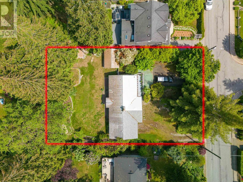 1250 Wellington Drive, North Vancouver BC V7K 1L2