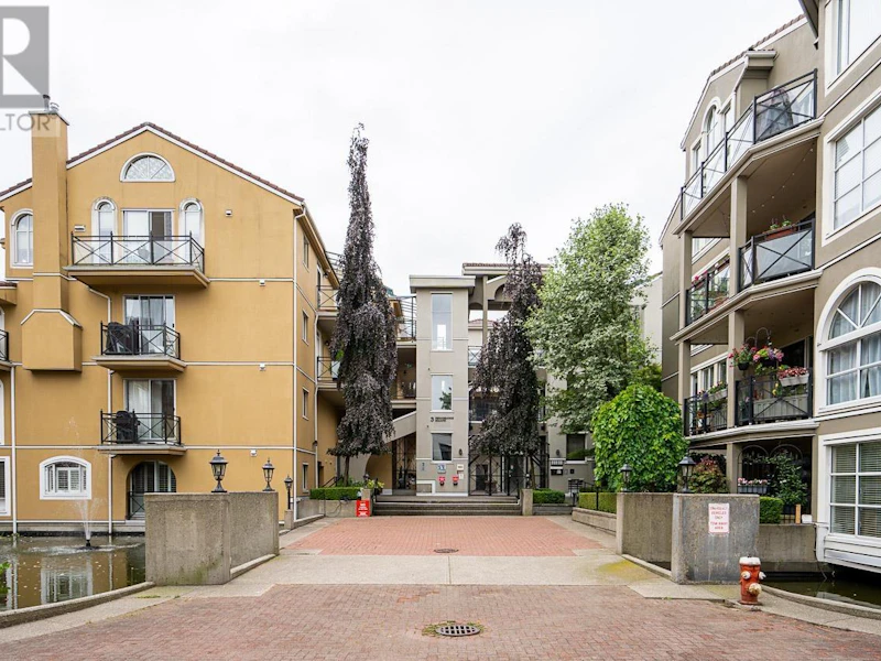 203 - 3 Renaissance Square, New Westminster BC V3M 6K4