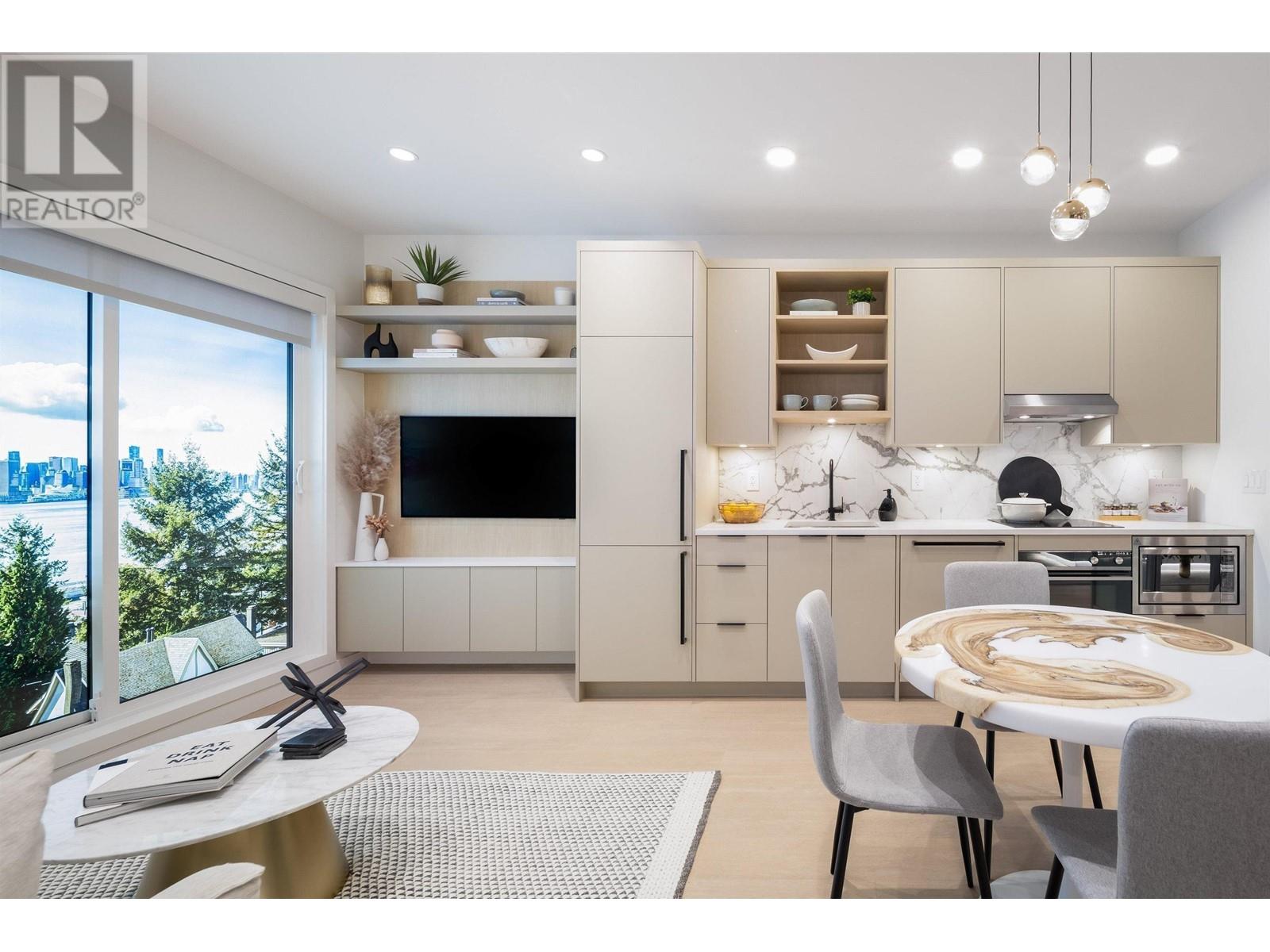 307-438 East 3rd Street, North Vancouver, BC, V7L 1G2