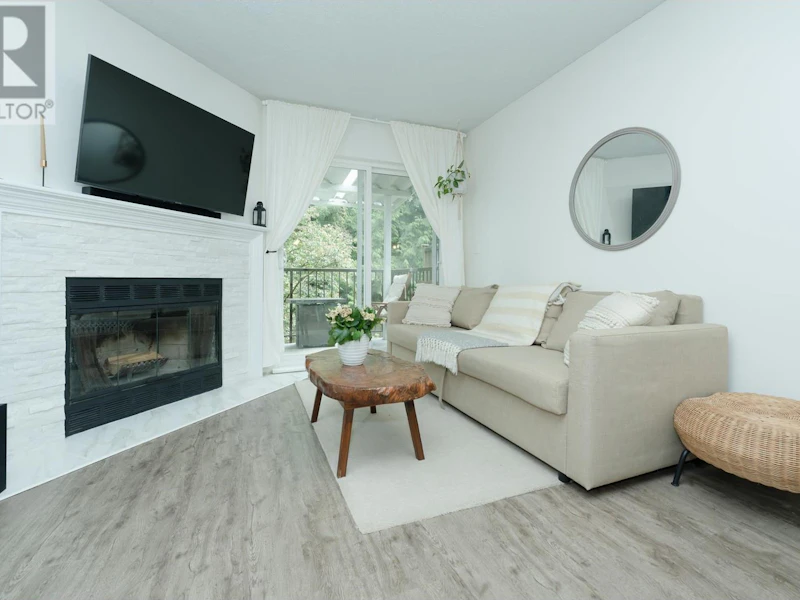 102 - 11726 225th Street, Maple Ridge BC V2X 6E4