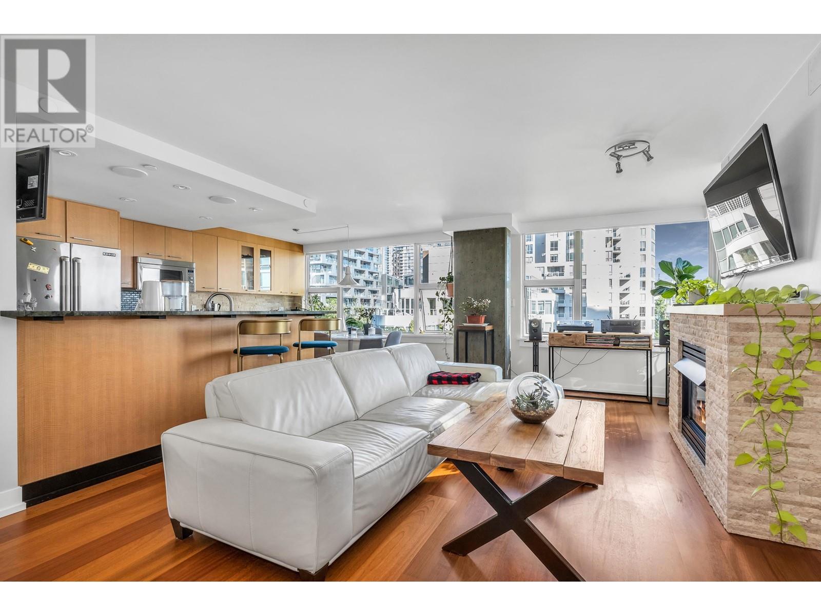 807-1500 Hornby Street, Vancouver, BC, V6Z 2R1