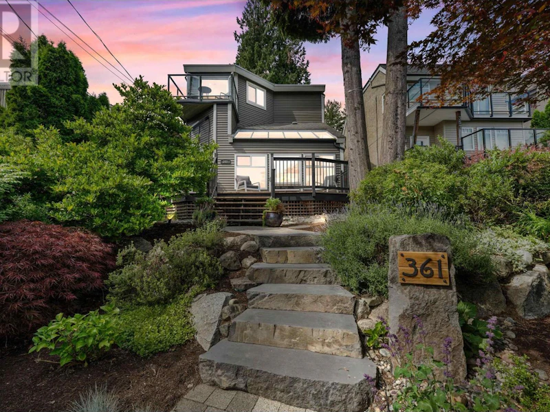 361 Clarence Street, Port Moody BC V3H 2Y1