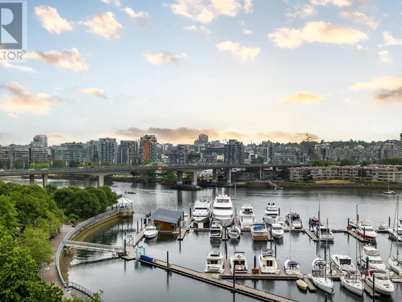 902 - 1099 Marinaside Crescent, Vancouver BC V6Z 2Z3