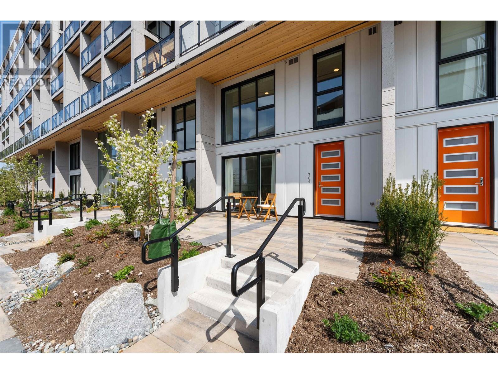 205-9888 University Crescent, Burnaby, BC, V5A 0G4